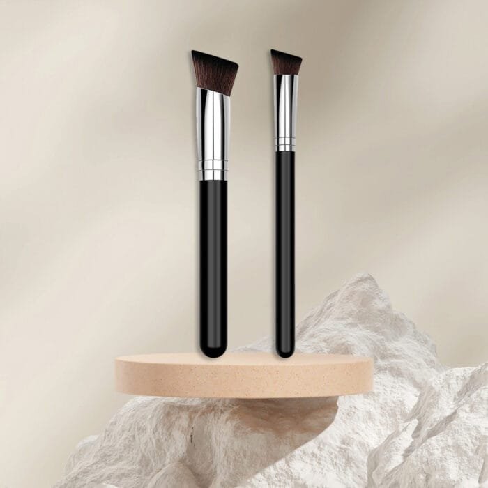 Angled Head Triangle Highlighter Brush 8