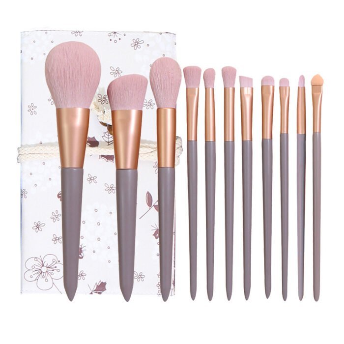 Set of 11 cream tea makeup brushes with wooden handles