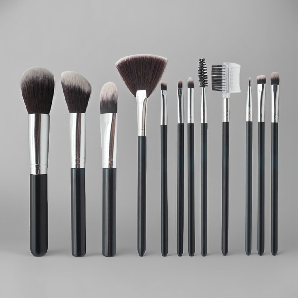 Set of 12 makeup brushes in a cylindrical case