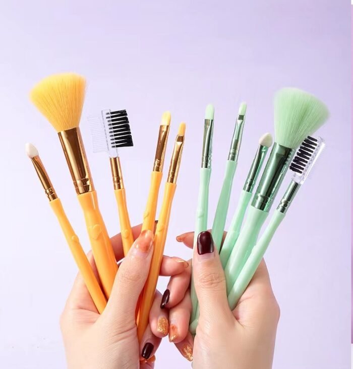 Makeup Brushes with Heart-Shaped