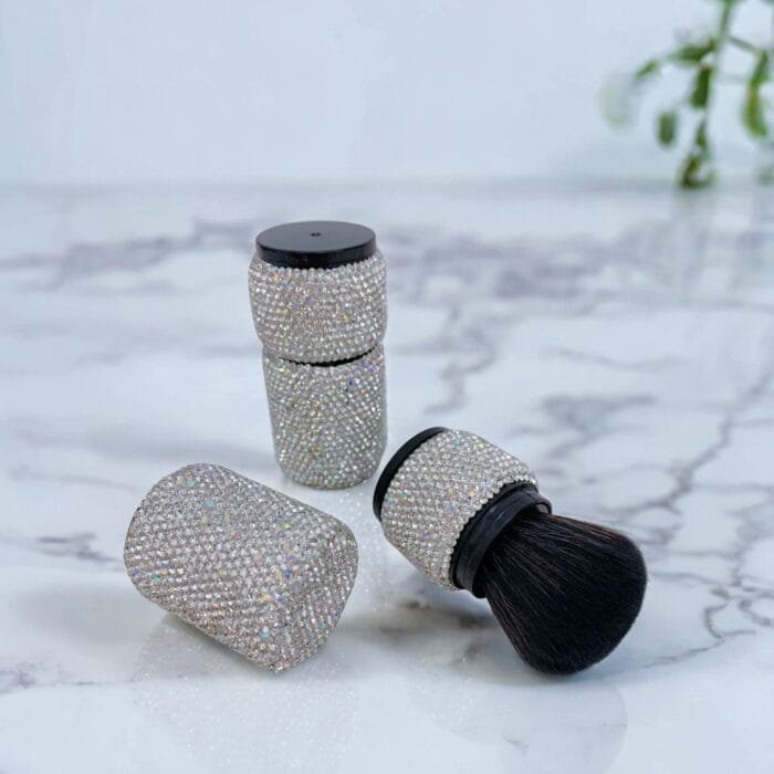 Diamond inlaid telescopic makeup brush