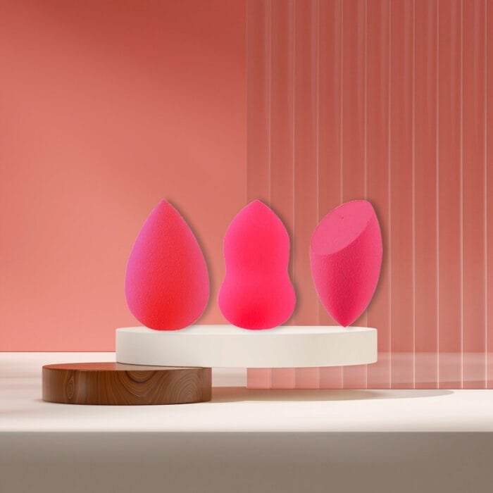 The gift Box Makeup egg set comes with a small metal shelf